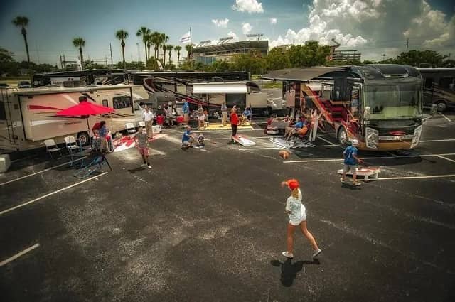 Why are Water Tanks Essential for Tailgating